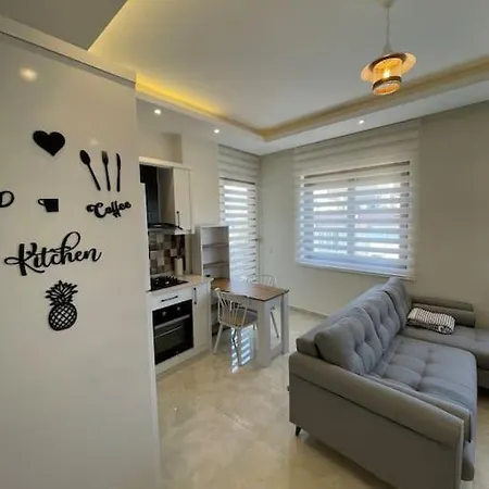 Denize Cok Yakin. Sifir Bina Apartment