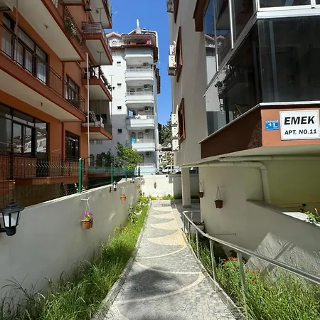 Denize Cok Yakin. Sifir Bina Apartman *