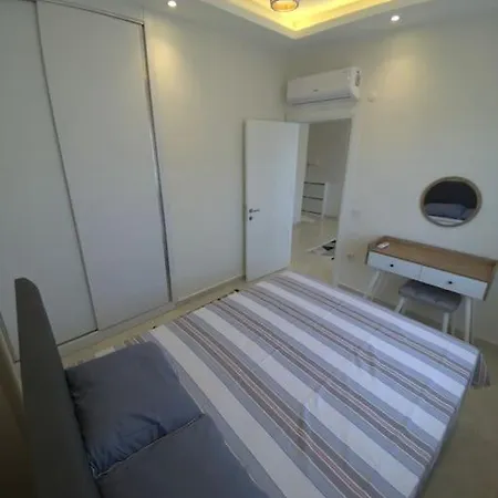 Apartment Denize Cok Yakin. Sifir Bina