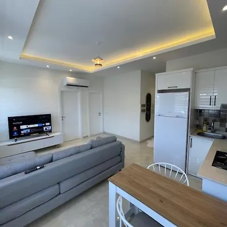 Denize Cok Yakin. Sifir Bina Apartment