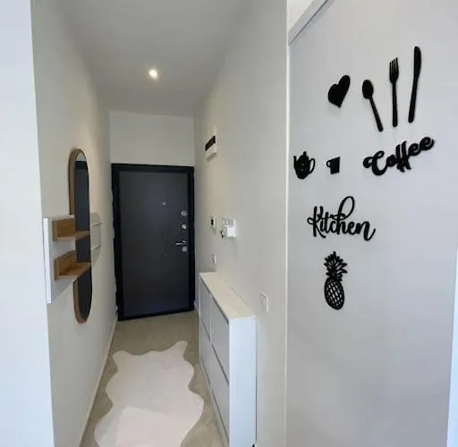 Apartman Denize Cok Yakin. Sifir Bina *