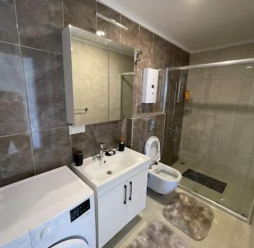 Denize Cok Yakin. Sifir Bina