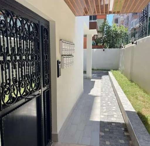 Apartman Denize Cok Yakin. Sifir Bina *