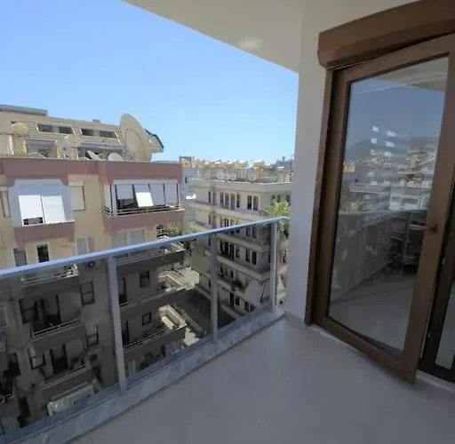 Denize Cok Yakin. Sifir Bina *