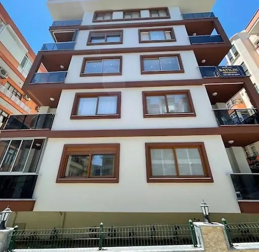 Denize Cok Yakin. Sifir Bina